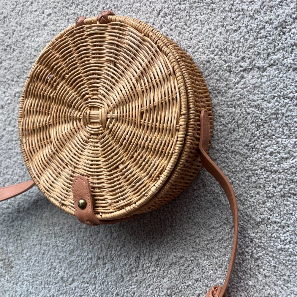 Universal Thread Woven Straw Crossbody Bag - Brown - Picture 2 of 3